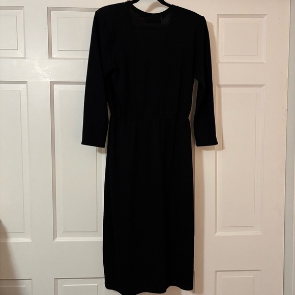 ST. JOHN BLACK DRESS IN EXCELLENT CONDITION - Picture 15 of 16